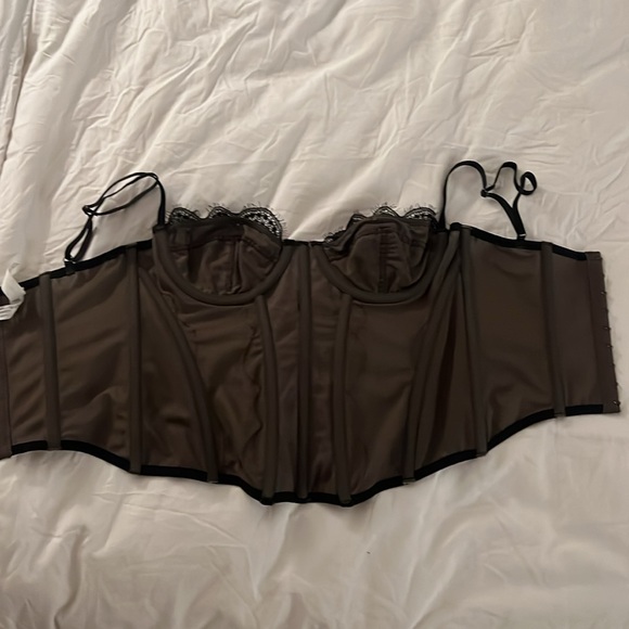 Corset - Picture 2 of 2